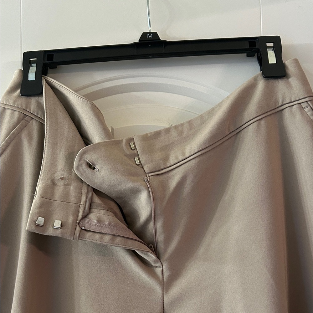 Apt. 9 Women's Tan Capris - Picture 2 of 4